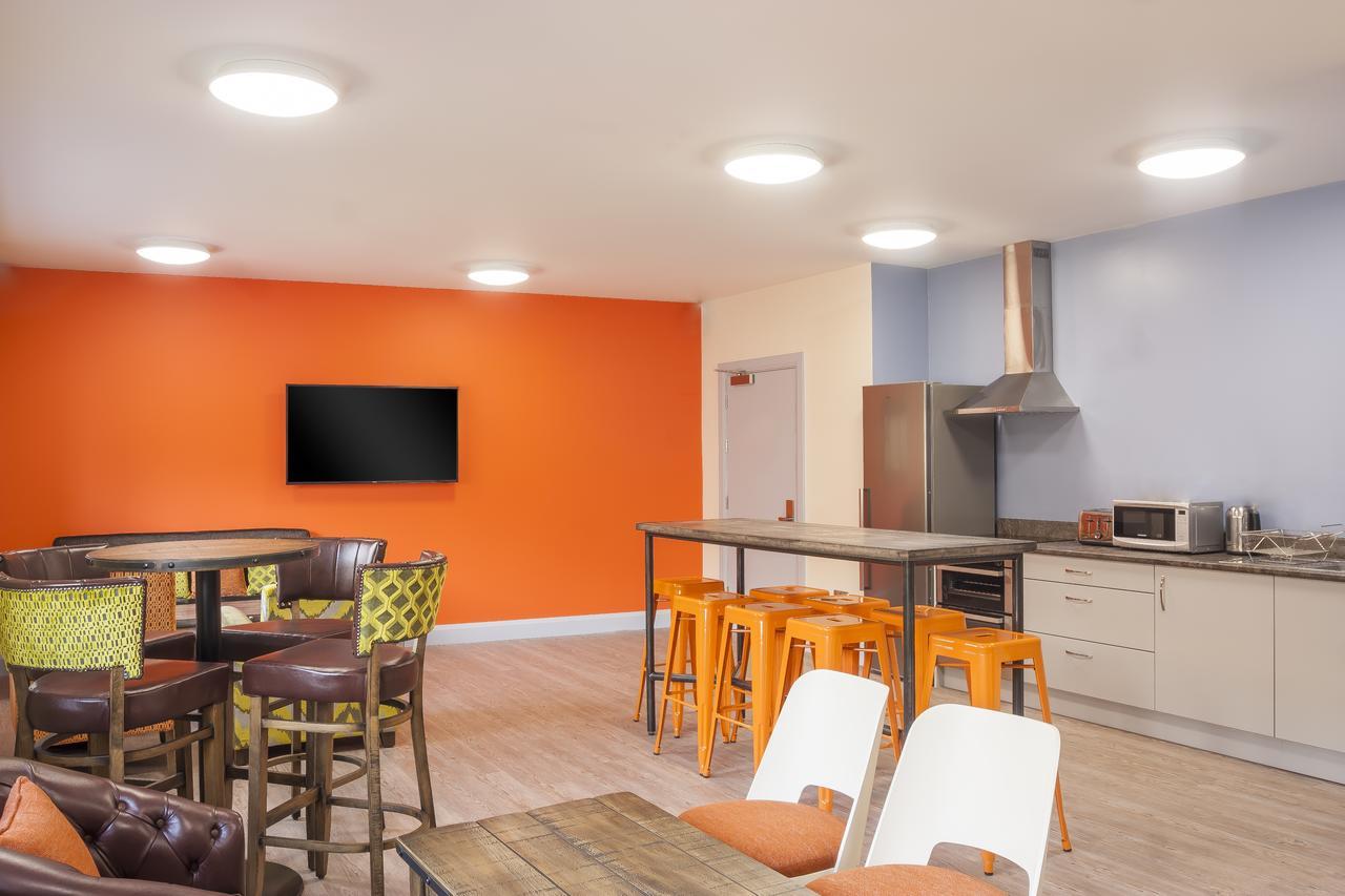 Wild Atlantic Hostel Линон Экстерьер фото