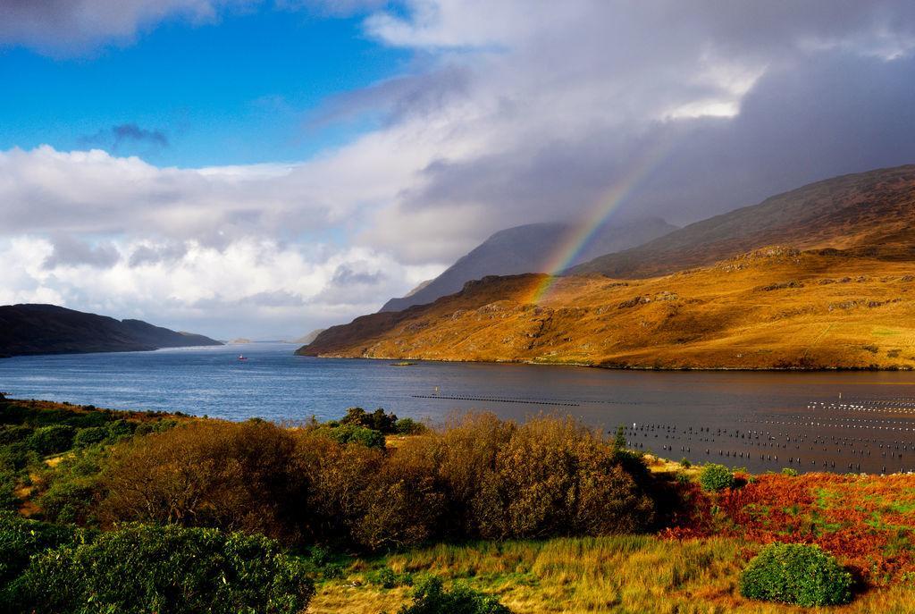 Wild Atlantic Hostel Линон Экстерьер фото