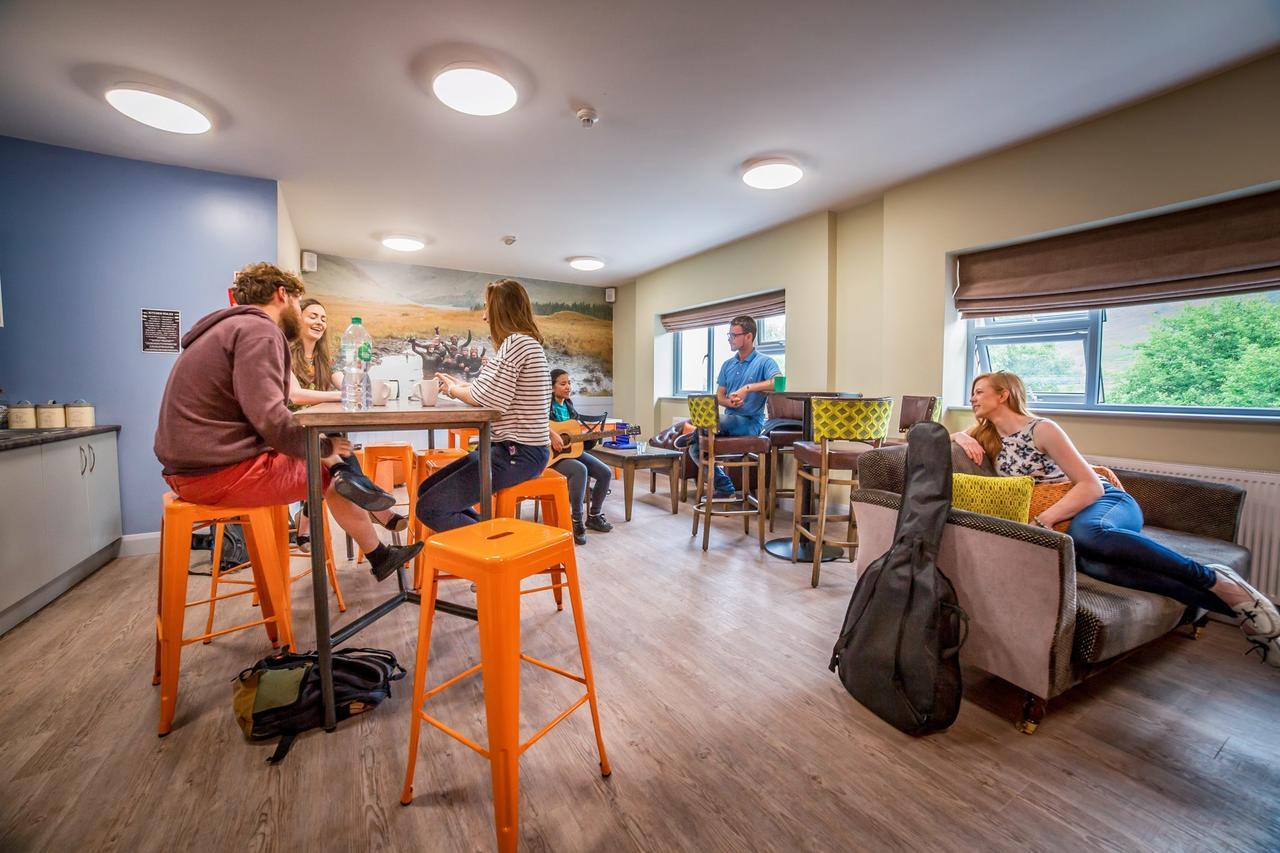 Wild Atlantic Hostel Линон Экстерьер фото