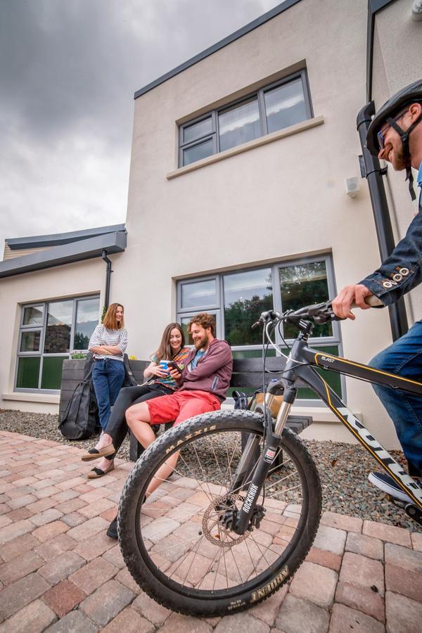 Wild Atlantic Hostel Линон Экстерьер фото